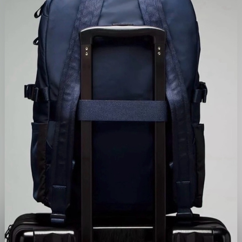 LULULEMON New Crew Backpack - Picture 3 of 8